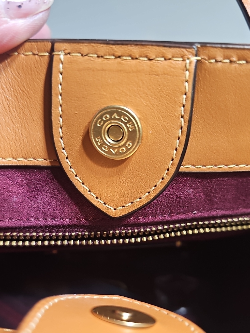 Coach C5142 Field Tote 22 Rainbow Signature Canvas Pride Coll. Limited Edition - Picture 13 of 15